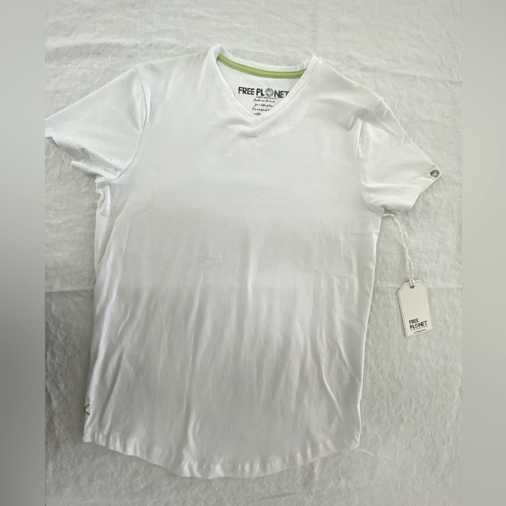Free Planet T-shirt XS Curve hem/slim fit NWT white short sleeve